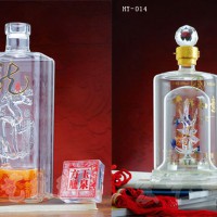 山东手工工艺酒瓶企业_宏艺玻璃制品公司厂家订制内置酒瓶